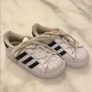 Size 9t little kids shoes adidas
